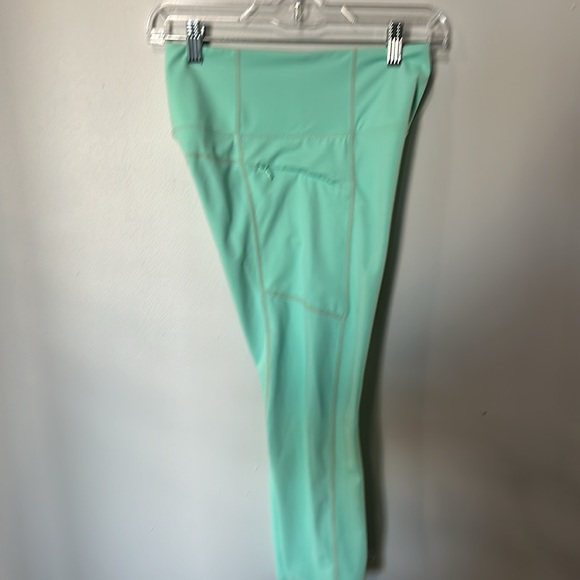 Zyia Capri leggings - Picture 3 of 4